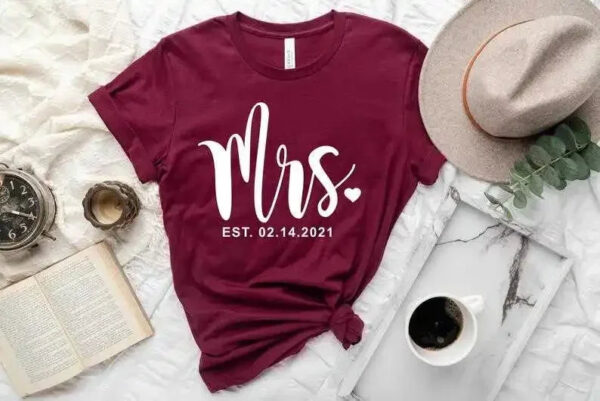 Mr and Mrs Honeymoon T-shirt For Married Couples - Image 4