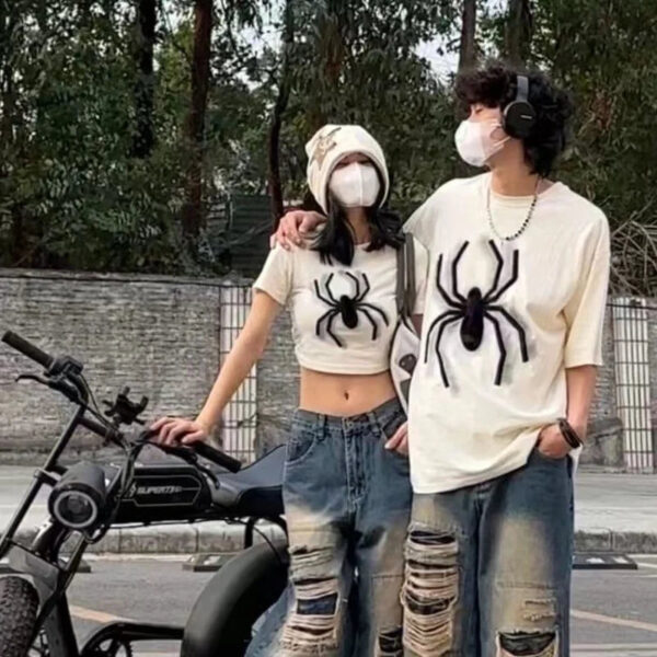 Retro Spider Print Couple T-Shirt - Image 2