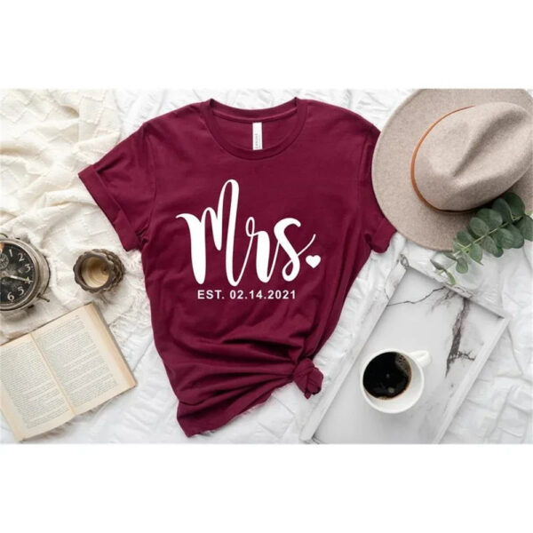 Mr and Mrs Honeymoon T-shirt For Married Couples - Image 3